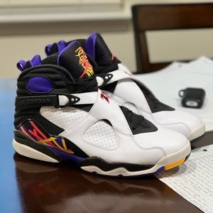 Jordan Retro 8 “Triple Threat”